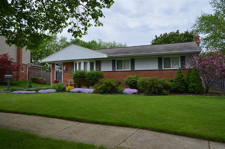 1st image of 120 Wallace Dr