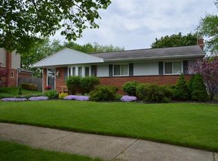 120 Wallace Dr, Saline, MI 48176