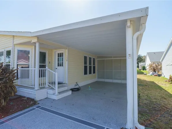 1228 Maria Ct, Lady Lake, FL 32159