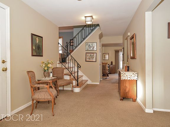 3rd image of 23 Claremont Ln