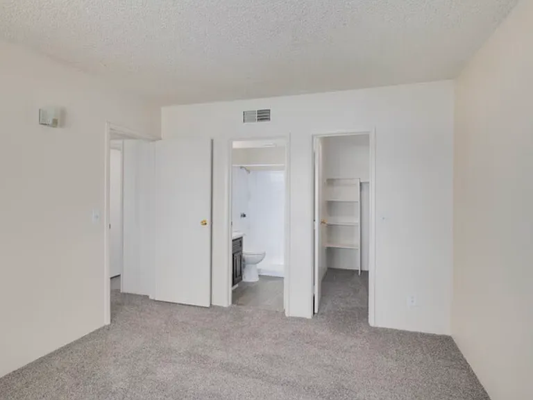 2080 N Trekell Rd #1 — Photo 3