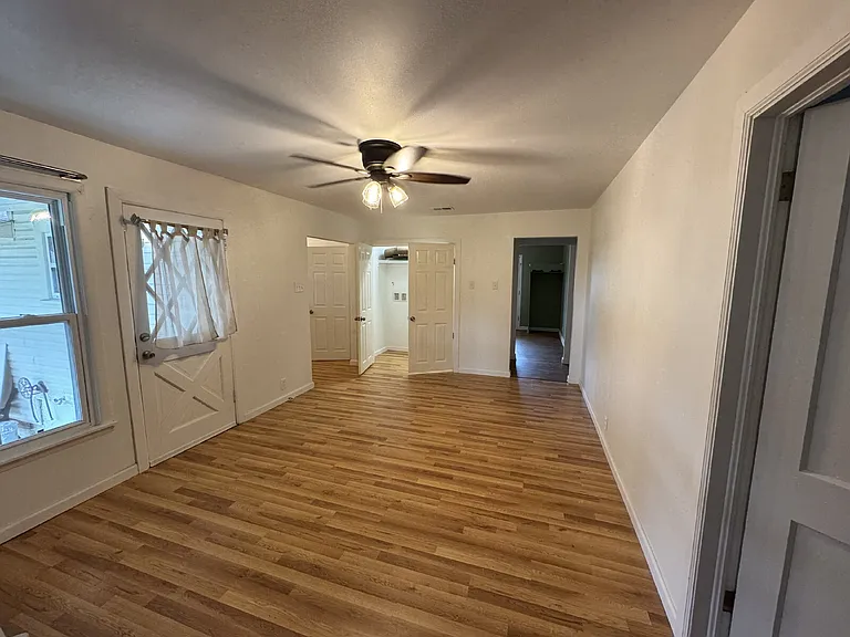 2318 Fenwick Dr — Photo 13