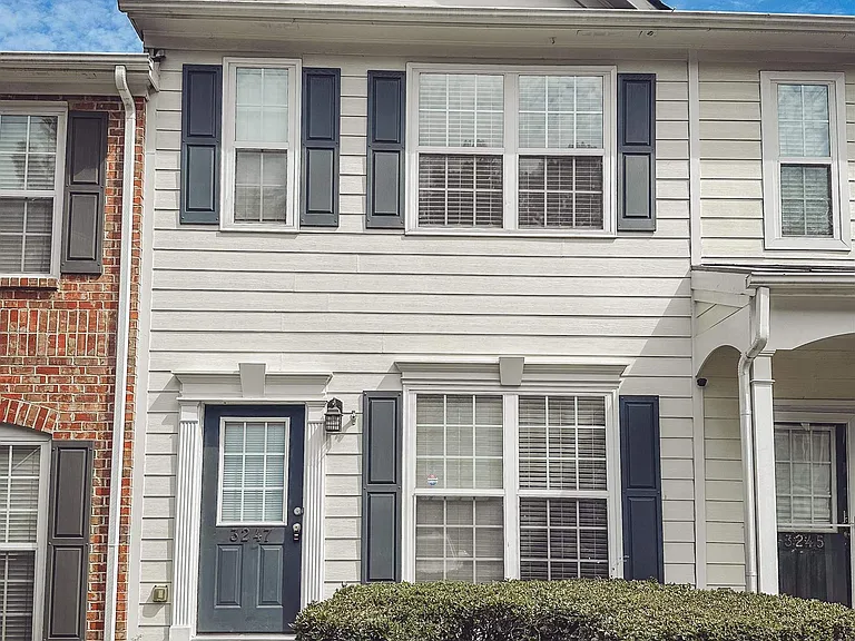 3247 Hidden Cove Cir — Photo 1
