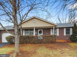 43 Putnam Dr, Inwood, WV 25428
