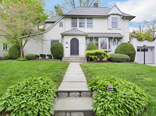 43 Hillside Rd, Larchmont, NY 10538
