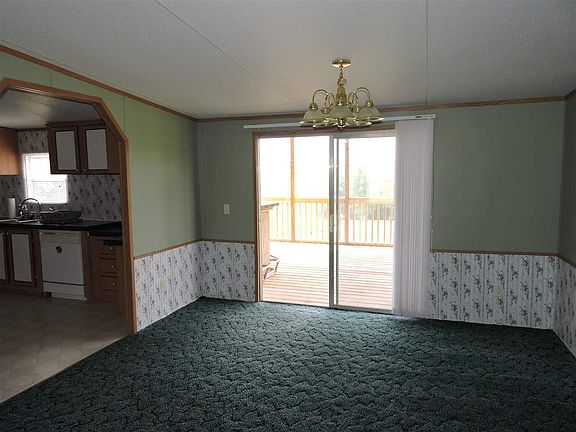 5th image of 320 Pauline Dr