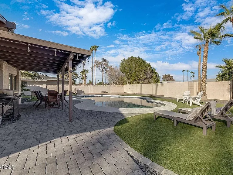 1834 E Alameda Dr — Photo 24