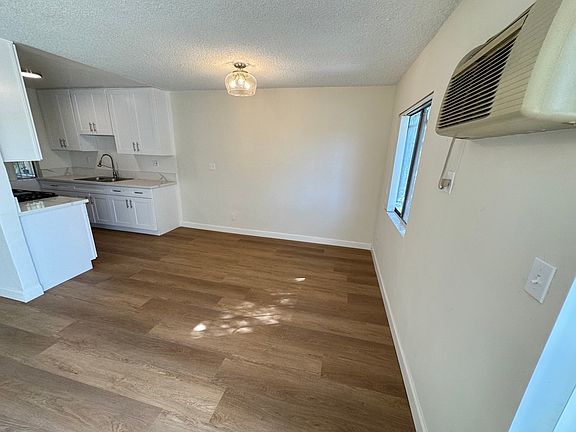 4th image of 4663 Rosewood Ave APT 1