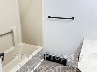 205 E Arbor Ave APT 308G, Bismarck, ND 58504