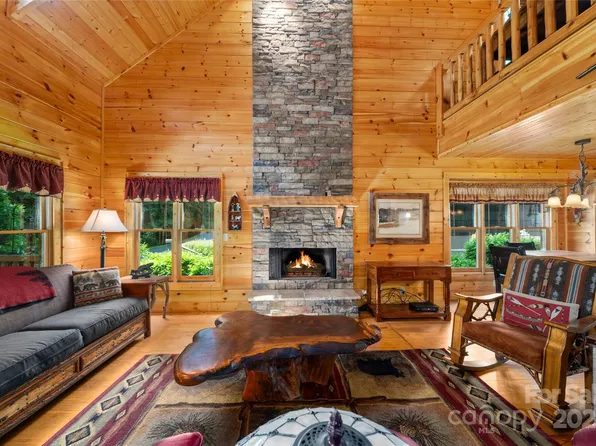 86 Sweet Birch Dr, Maggie Valley, NC 28751