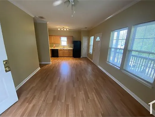 1046 White Oak Ave SW #A — Photo 7