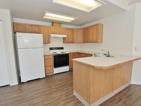 2nd image of 824-826 S McKinley Ave