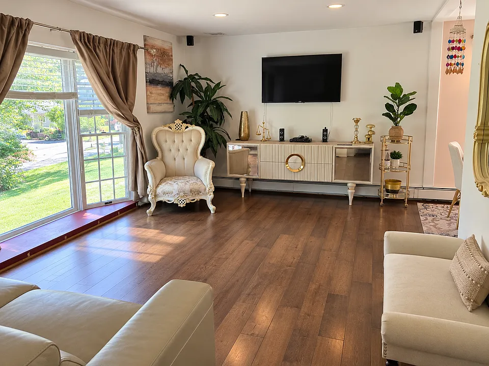 162 Riverview Dr