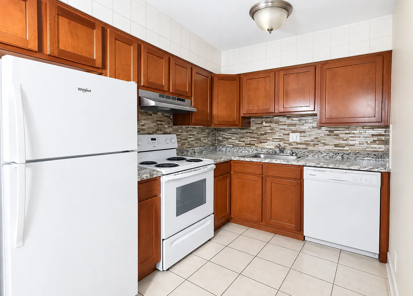1 bed, 740 sqft, $1,150 — Photo 3