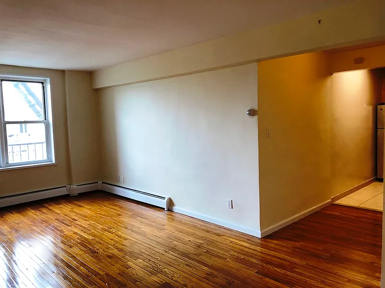 23-50 Waters Edge Dr #2F — Photo 4