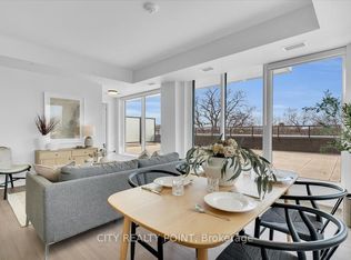 664 Spadina Ave #1101, Toronto, ON M5S 2H8