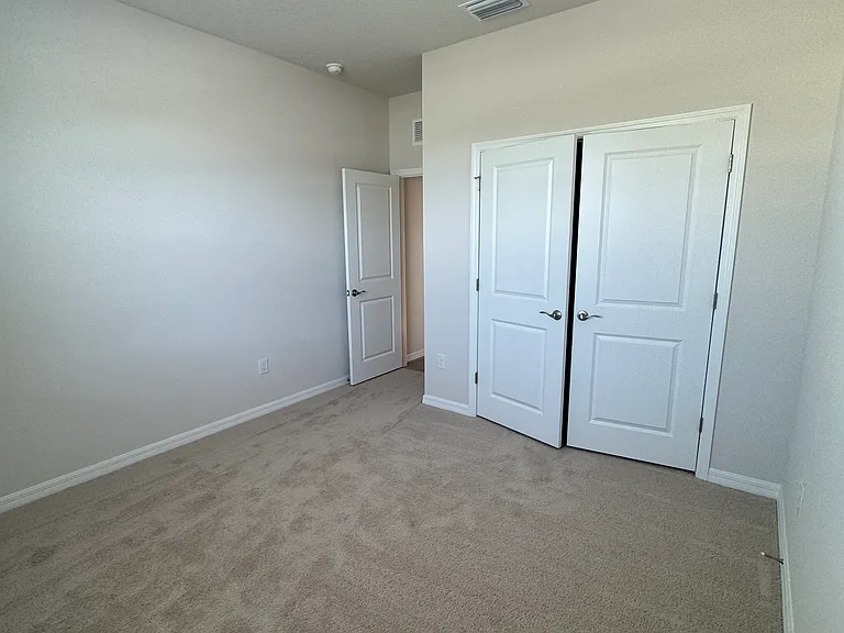 808 157th Ct E — Photo 8