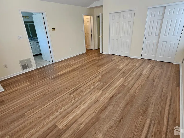 405 Cobblestone Ct — Photo 23