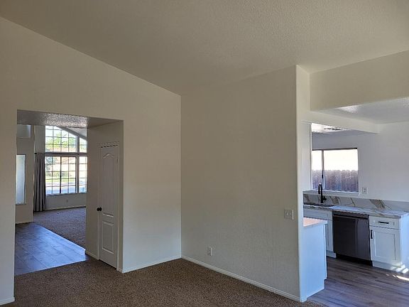 5th image of 13655 Bennington Ct