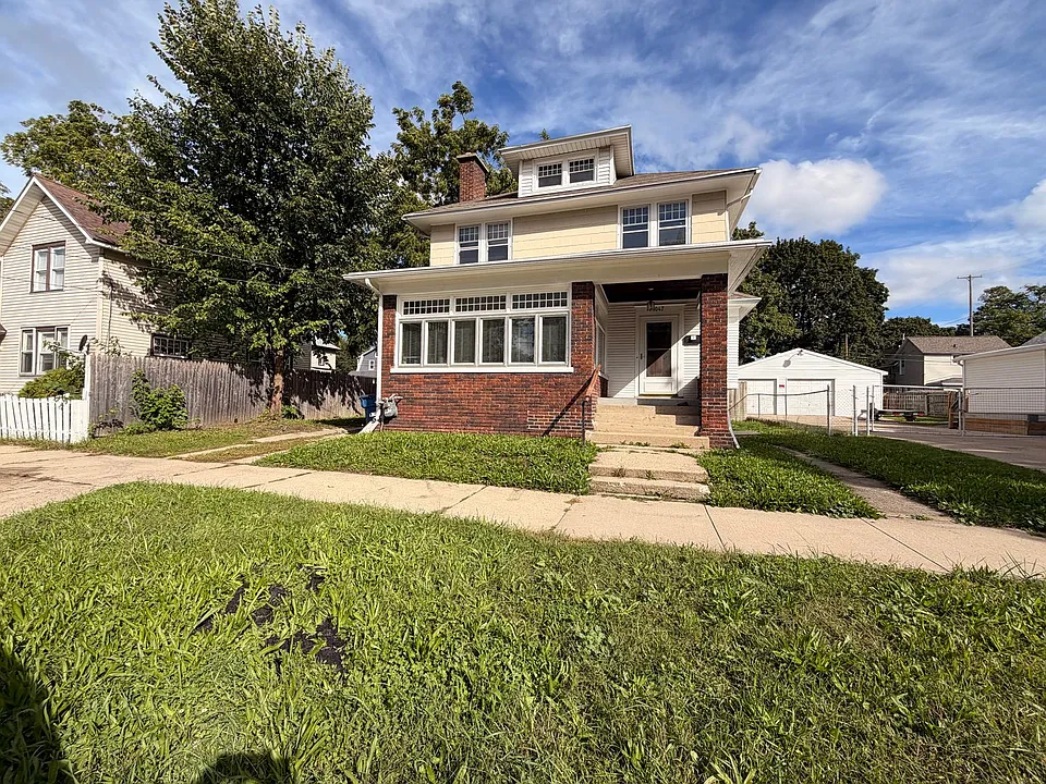 1047 Sibley St NW