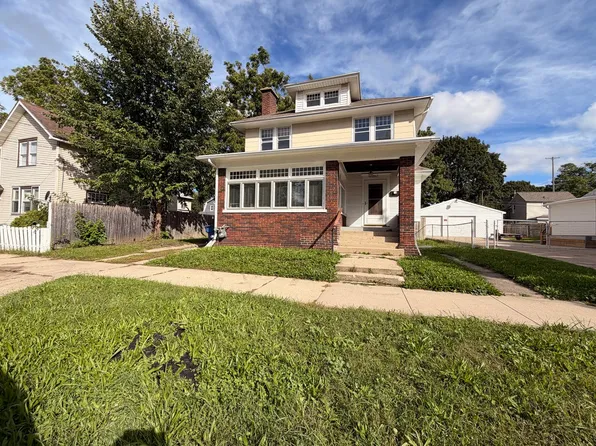 1047 Sibley St NW, Grand Rapids, MI 49504
