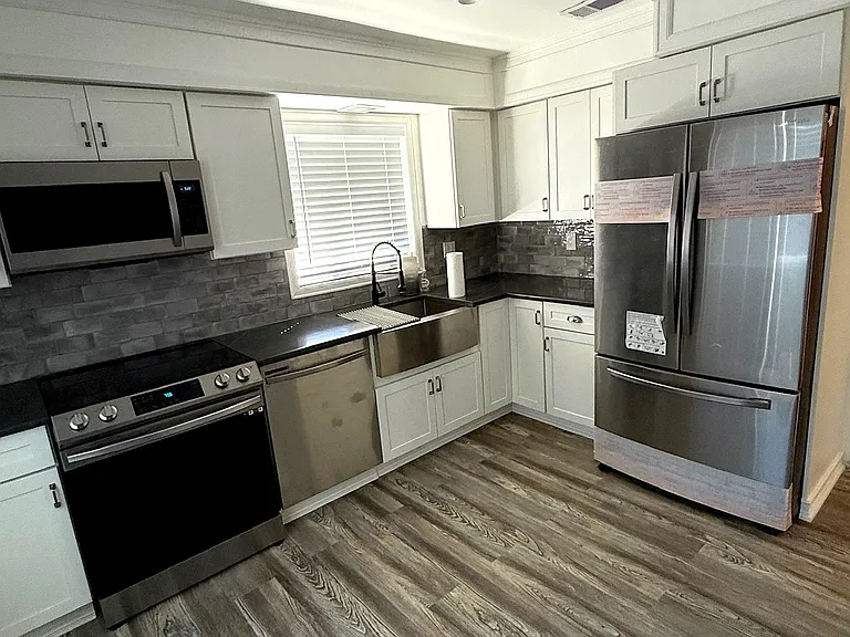 9105 Little River Dr — Photo 11