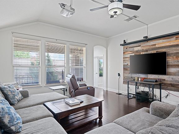 4th image of 3605 Esperanza Dr