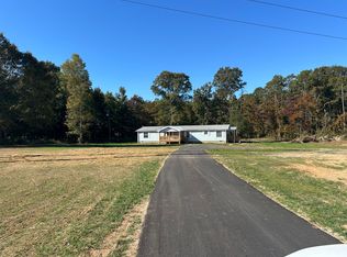 292 Well Rd, Hartwell, GA 30643