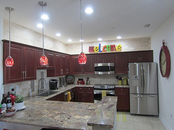 4th image of 628 Cleveland St APT 1303