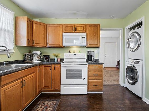 3rd image of 498 Louisiana Ave