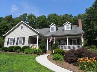 1012 Wellington Ct, Lenoir, NC 28645