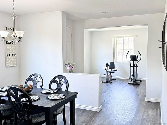 4th image of 31579 Rosales Ave