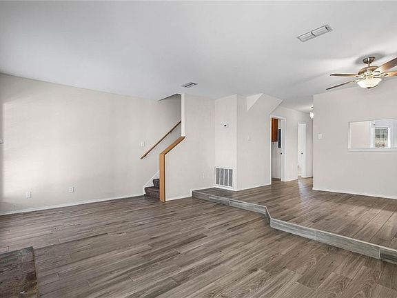 4th image of 5900 Grelot Rd APT 504