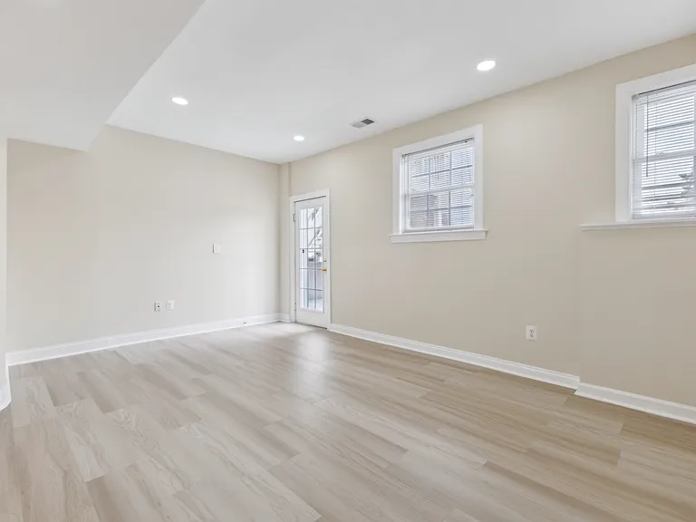 10828 Miller Rd — Photo 29