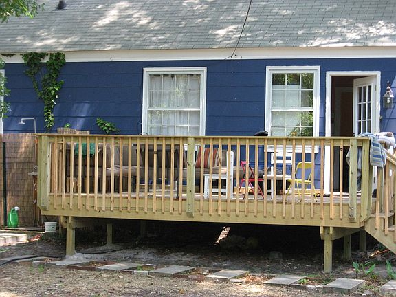1 yr old 15' x 10' Deck