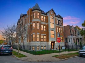 4956 S Champlain Ave