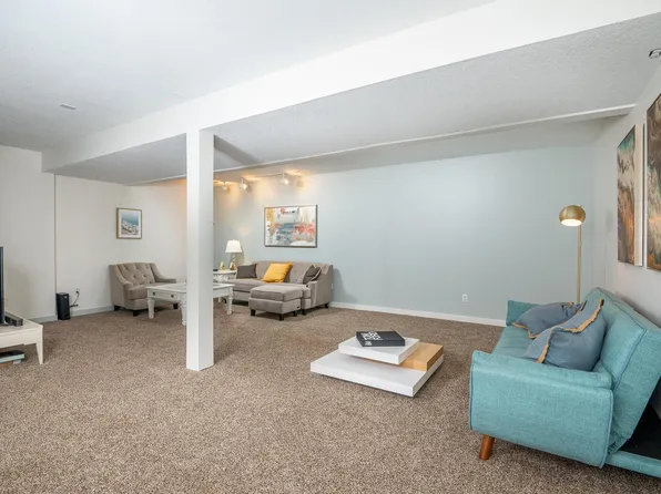 13402 SE Silver Cir, Vancouver, WA 98683