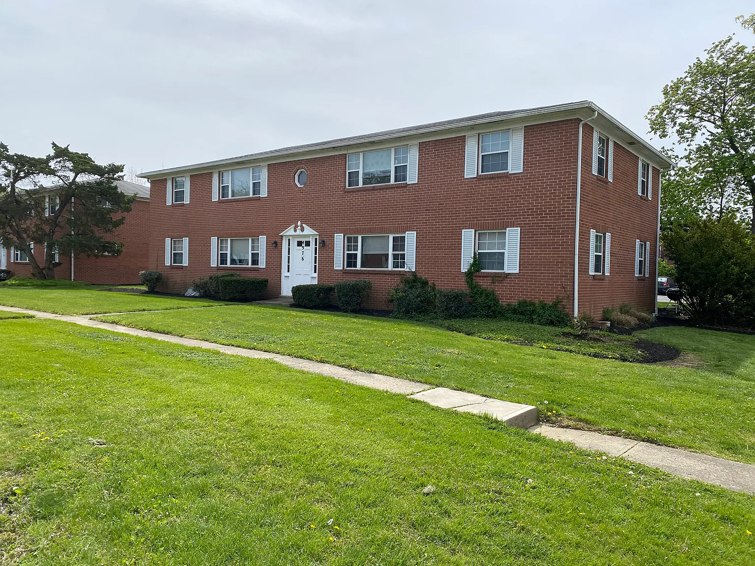 2 bed, 1000 sqft, $1,075 — Photo 1