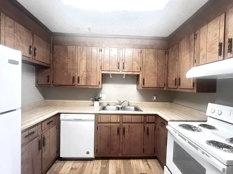 505 Concord Rd — Photo 1
