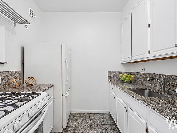 3rd image of 209 W 118th St APT 3M