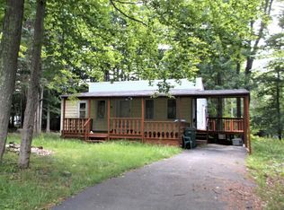 9891 Breezeway Ter, Tobyhanna, PA