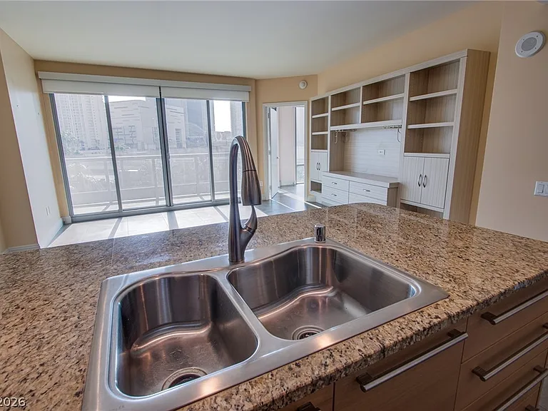222 Karen Ave #306 — Photo 10