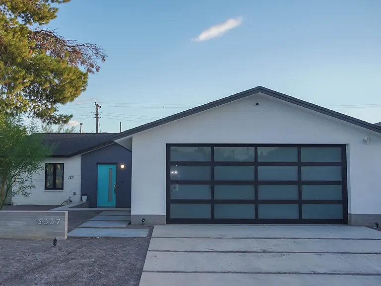 3337 E Cambridge Ave — Photo 5