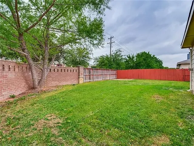 2412 Grover Cleveland Dr — Photo 15