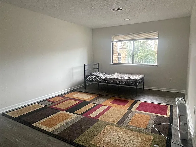 917 Edison Glen Ter #917 — Photo 17