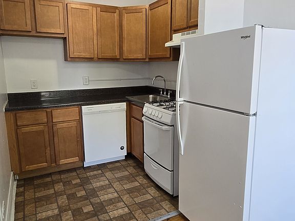 3rd image of 1717 W North Shore Ave APT 1B