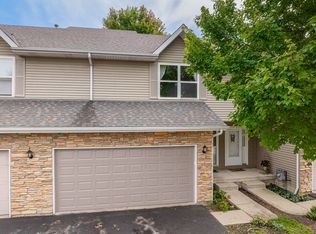 1134 Rose Dr, Sycamore, IL 60178