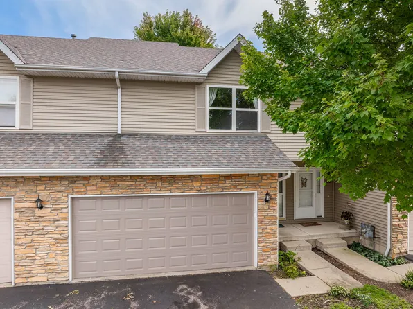 1134 Rose Dr, Sycamore, IL 60178
