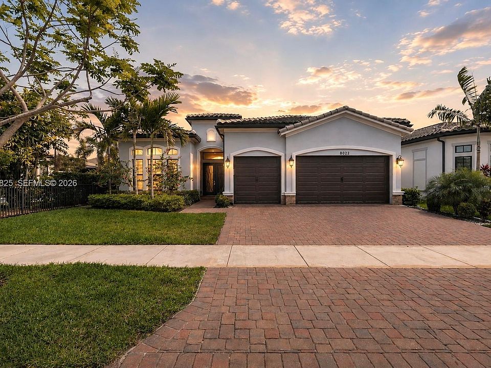 1st image of 8022 Deer Lake Ct