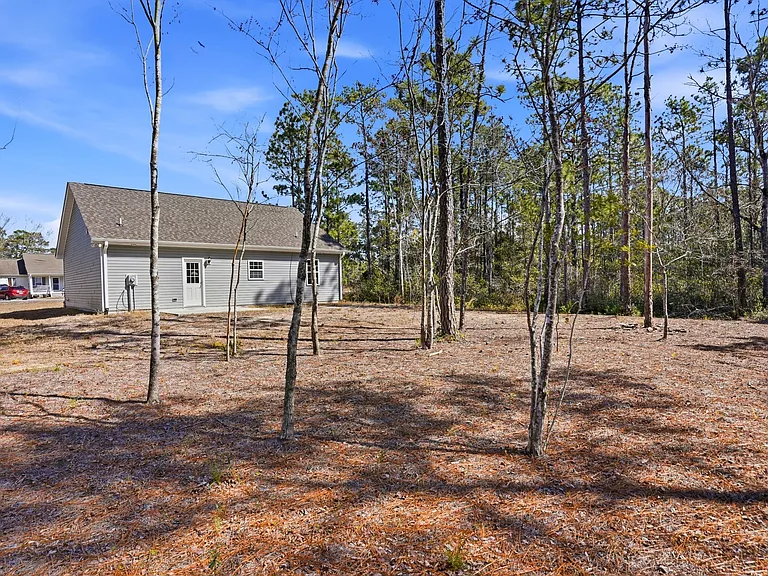 1040 Beaufort Rd — Photo 23